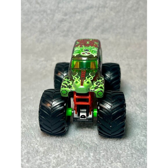 Exclusive Spin Master Monster Jam Supercharge Speedway Grave Digger Truck 1:64 - Picture 3 of 5